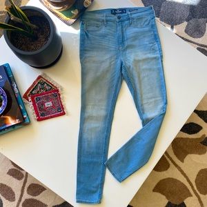 Hollister Light Wash Jeans (W27/L28)